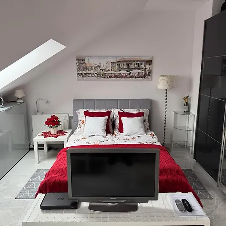 Apartment Mit Kueche Und Bad In *